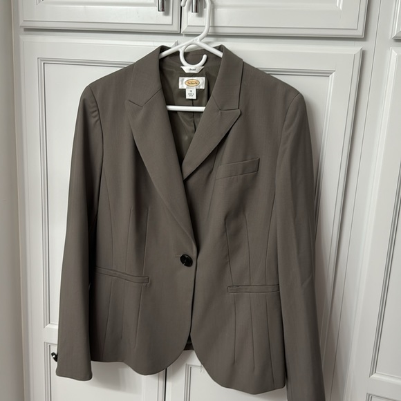 Talbots tan suit - Picture 4 of 9